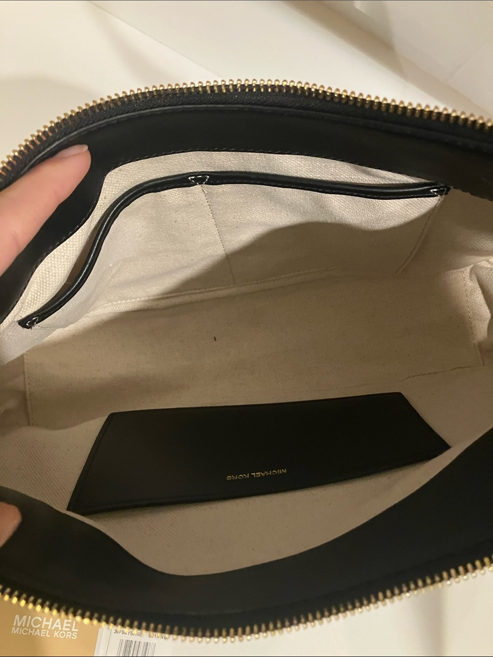 MICHAEL MICHAEL KORS Nolita Medium Pebbled Leather Shoulder Bag Retails $299.50 - Picture 11 of 14